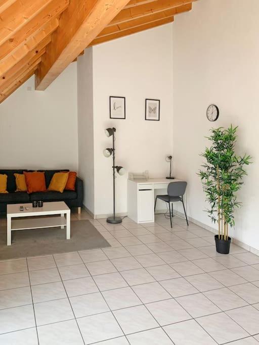 Charming Penthouse With Veranda In The Center Of Brig Buitenkant foto