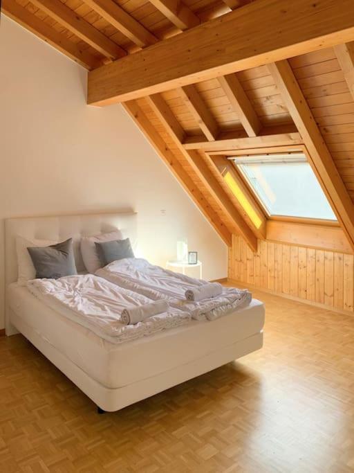 Charming Penthouse With Veranda In The Center Of Brig Buitenkant foto
