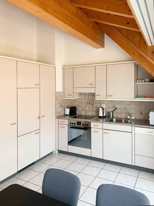Charming Penthouse With Veranda In The Center Of Brig Buitenkant foto